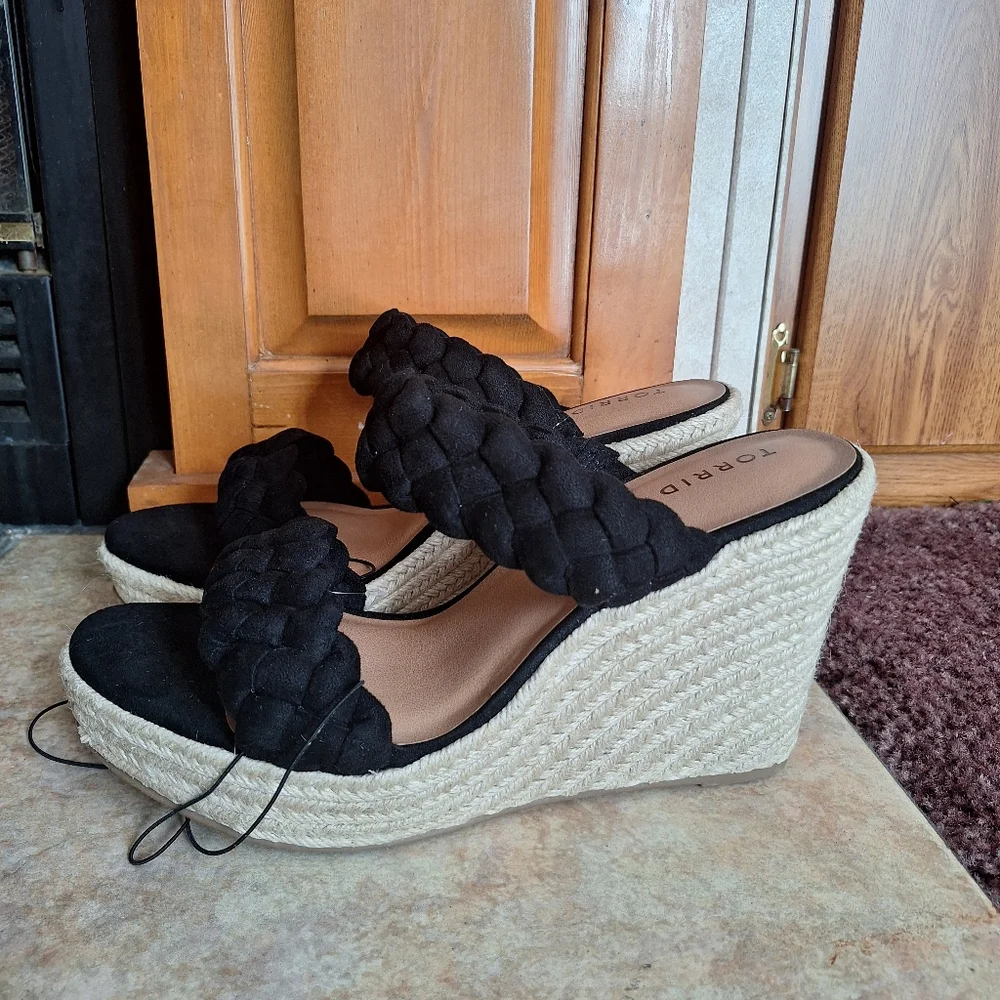 Torrid Black Braided Wedge Sandals - Picture 3 of 6
